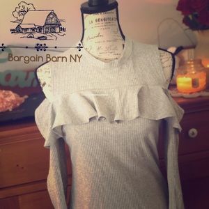Cold shoulder shirt by Vutti